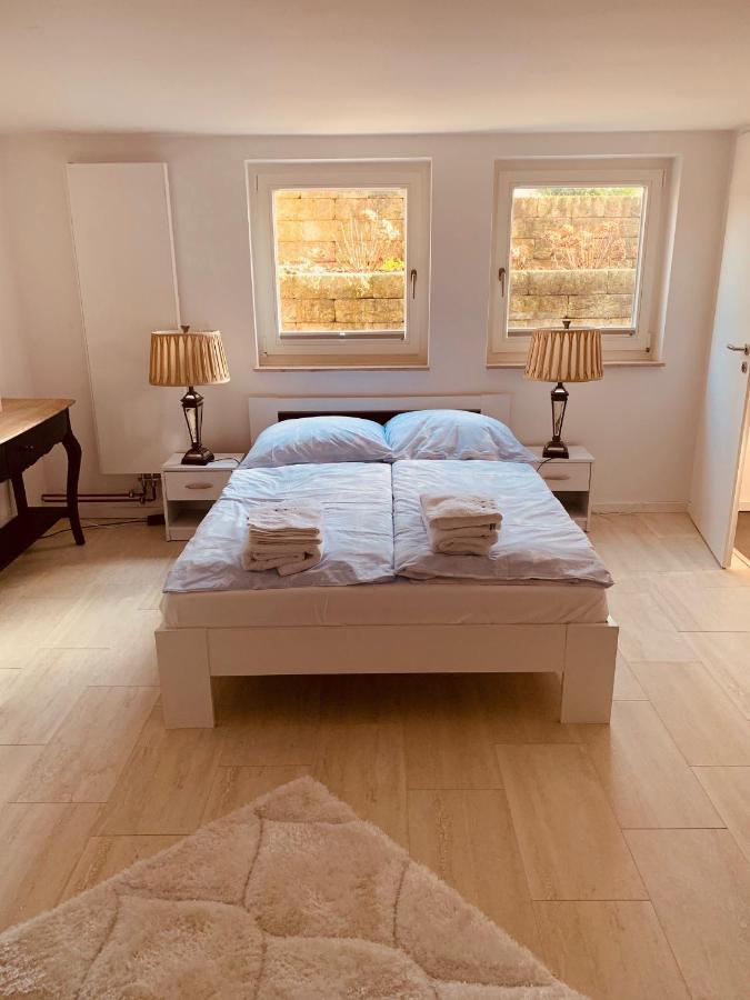 Souterrain Zimmer Mit Separatem Eingang Und Bad デュッセルドルフ エクステリア 写真